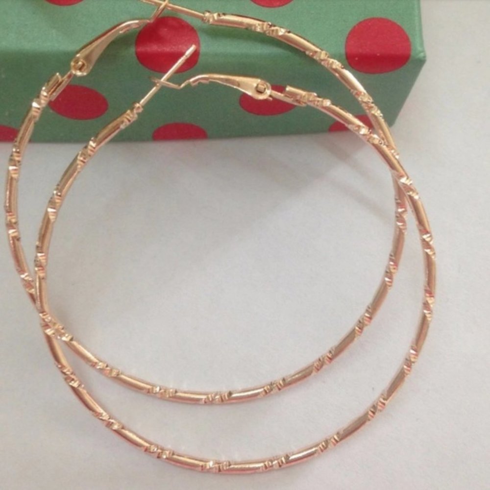Gold ribbed hoops 2"